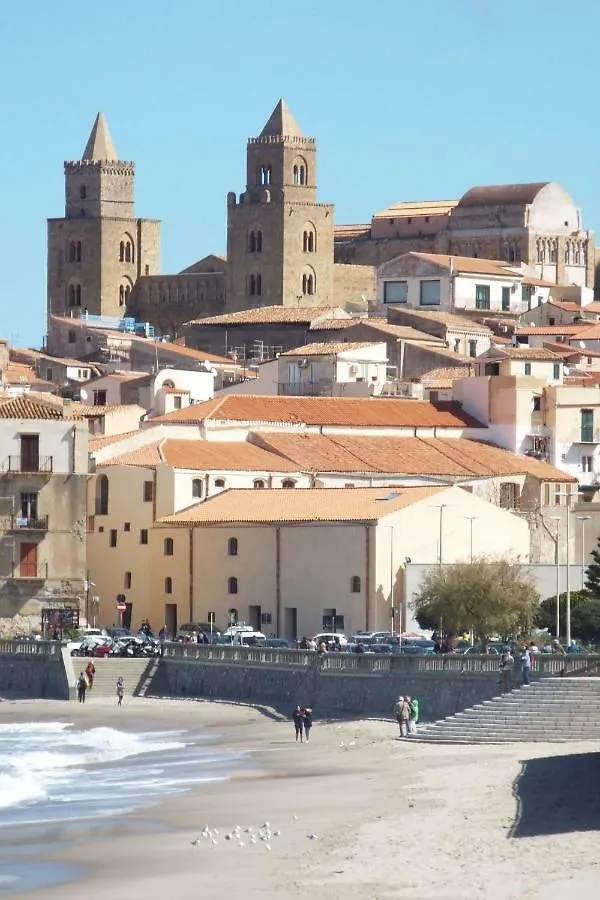 Cefalu Studio Room And Apartments