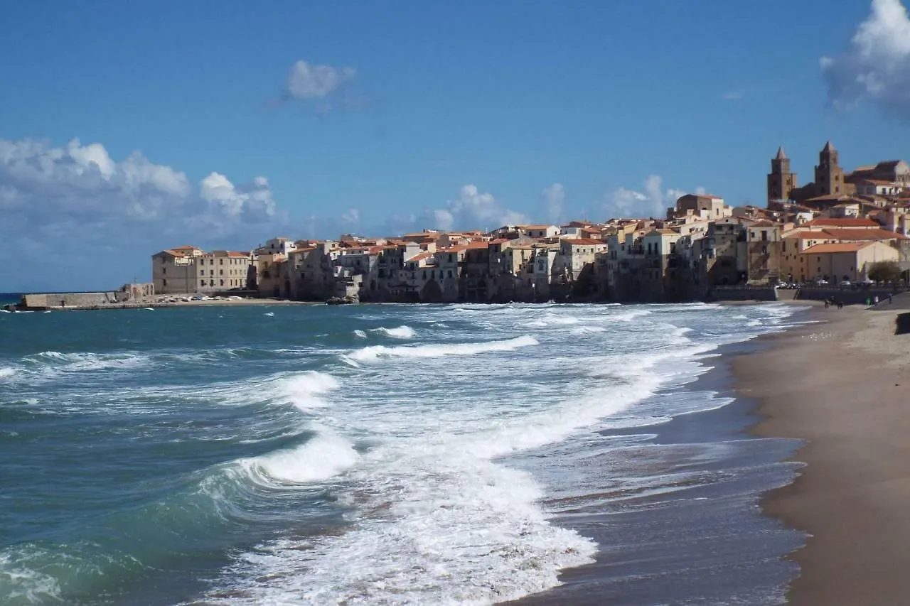 Cefalu Studio Room And Apartments