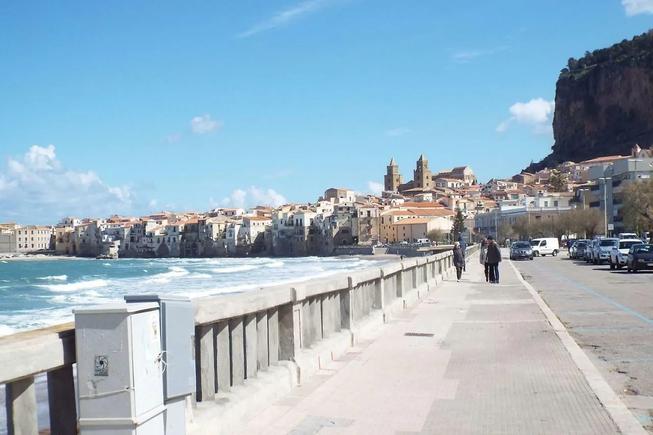 Cefalu Studio Room And Apartments