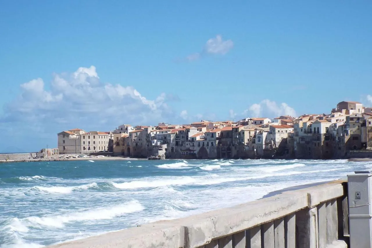 Cefalu Studio Room And Apartments