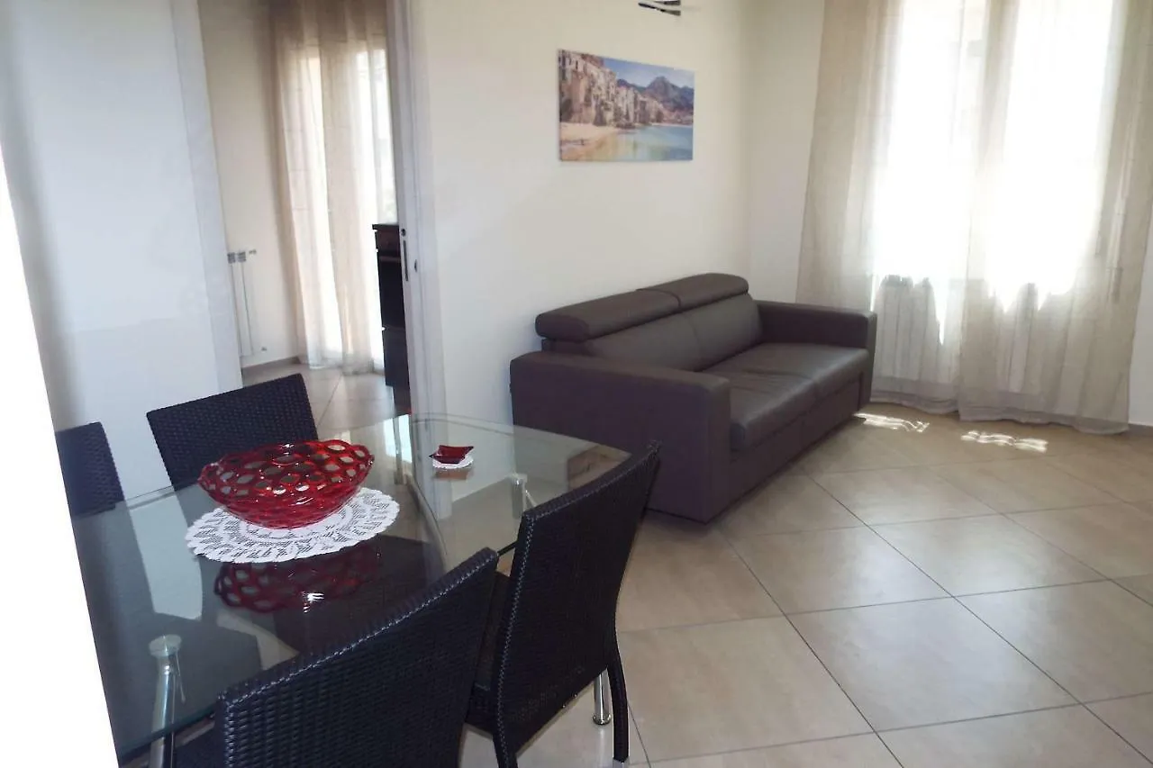 Cefalu Studio Room And Apartments Italy