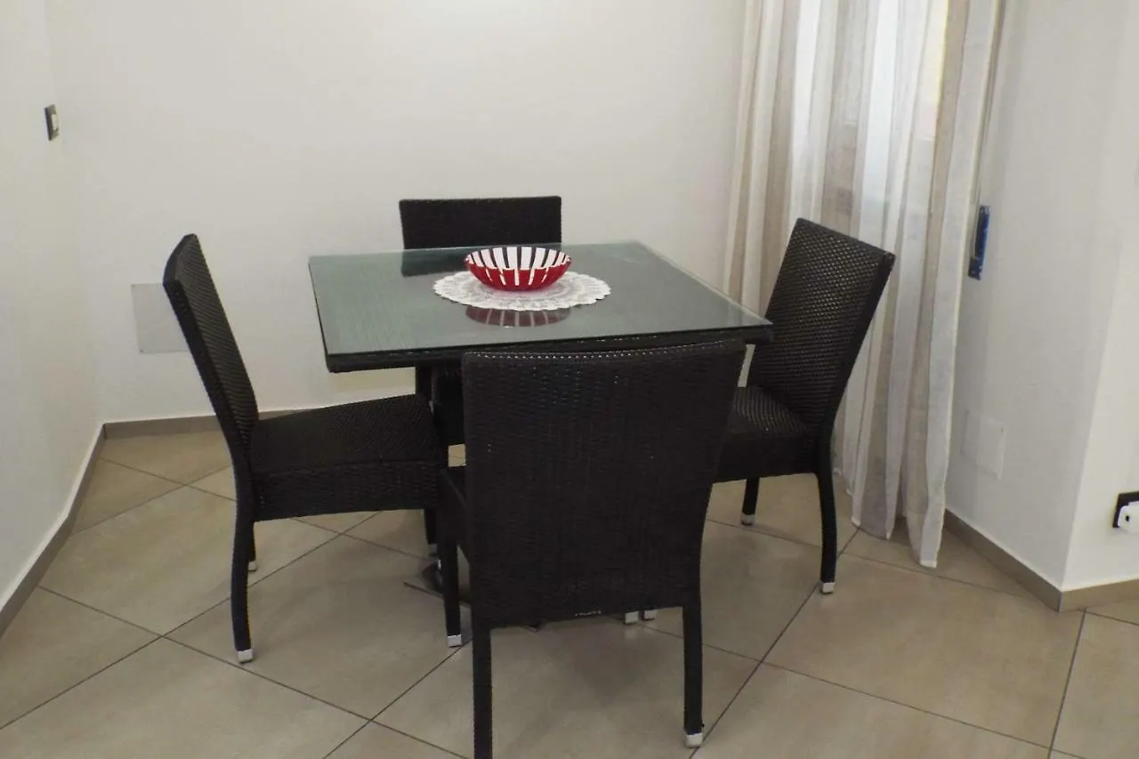 Cefalu Studio Room And Apartments